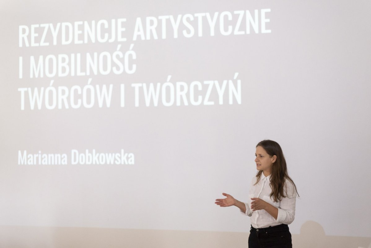 Marianna Dobkowska during a lecture, Artist: The Professional 2019