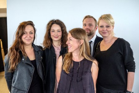 Diana Lelonek i Katarzyna Przezwańska - laureatki Nagrody Fundacji Warsaw Gallery Weekend 2017, Dawid Radziszewski, galerzysta oraz Kamila Bondar i Magdalena Kot-Szczepańska , zarząd Fundacji