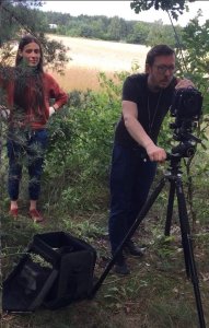Joanna Dziewanowska-Stefańczyk i Błażej Pindor podczas plenerowej sesji prac z kolekcji