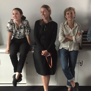 Gizela Mickiewicz, Kamila Bondar i Zuzanna Hadryś podczas spotkania z pracownikami ING