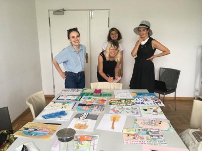Vera Zalutskaya, koordynatorka projektów Fundacji, Maria Świerzewska, współpracowniczka Fundacji z ramienia Zachęty, Yulia Krivich i Eliza Proszczuk podczas obrad jury konkursu dla dzieci "Korontanna", Zachęta, 2020