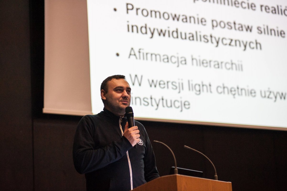 Mikołaj Iwański podczas wykładu A-Z 2018